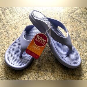 TOTES: Everywear Thong Sandal